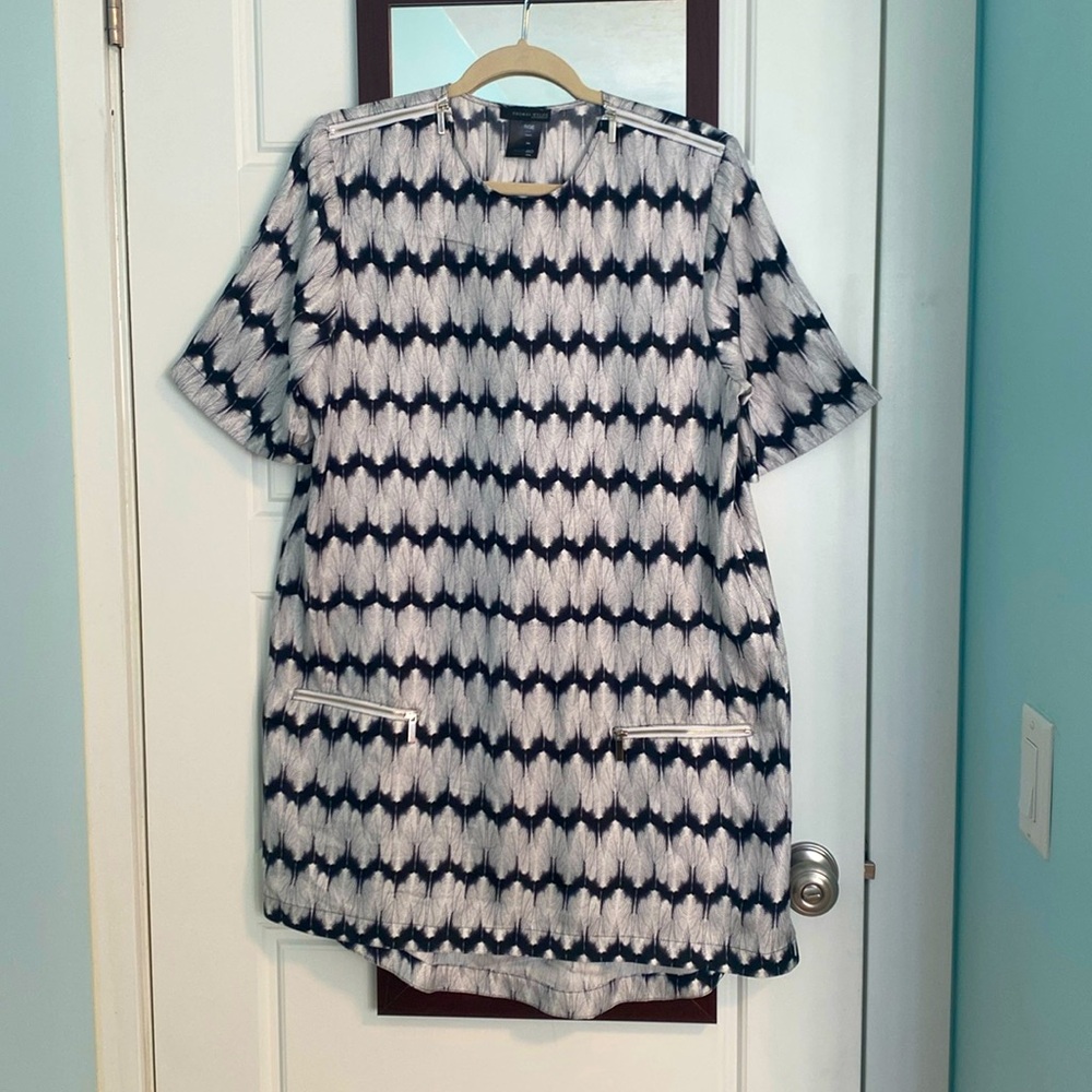 Thomas Wylde Los Angeles 100% silk tunic dress. Size Large.